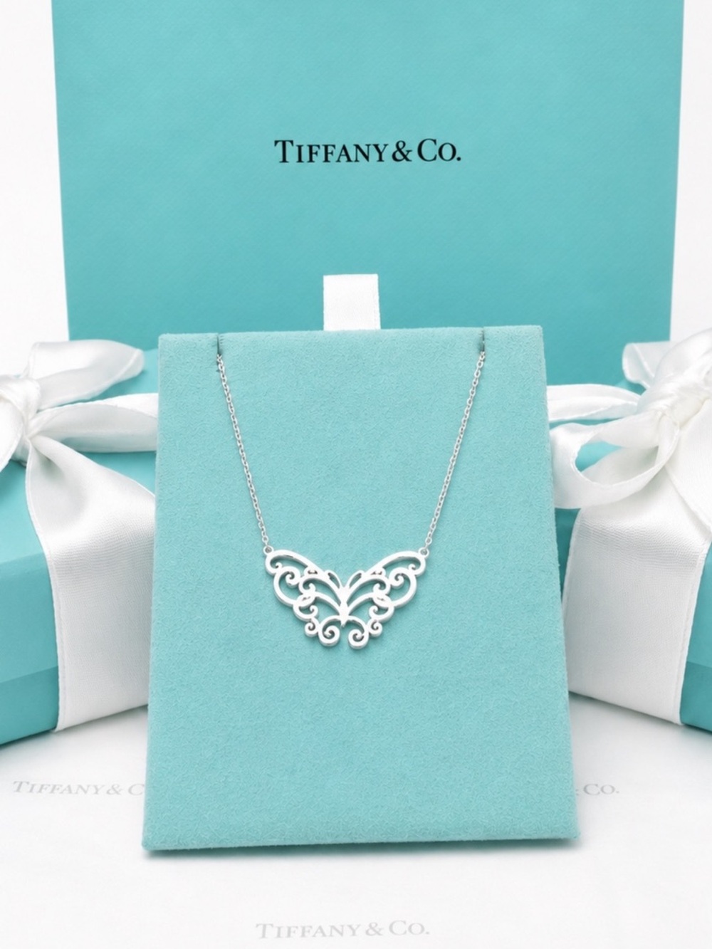NEW Tiffany & Co. Enchant Filigree Butterfly
Necklace Sterling Silver Gift Box